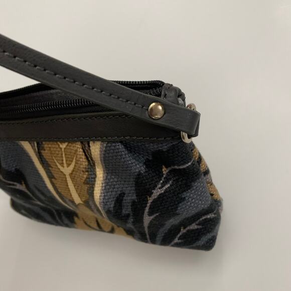 Spartina Daufuskie Island Linen Wristlet - Picture 6 of 9